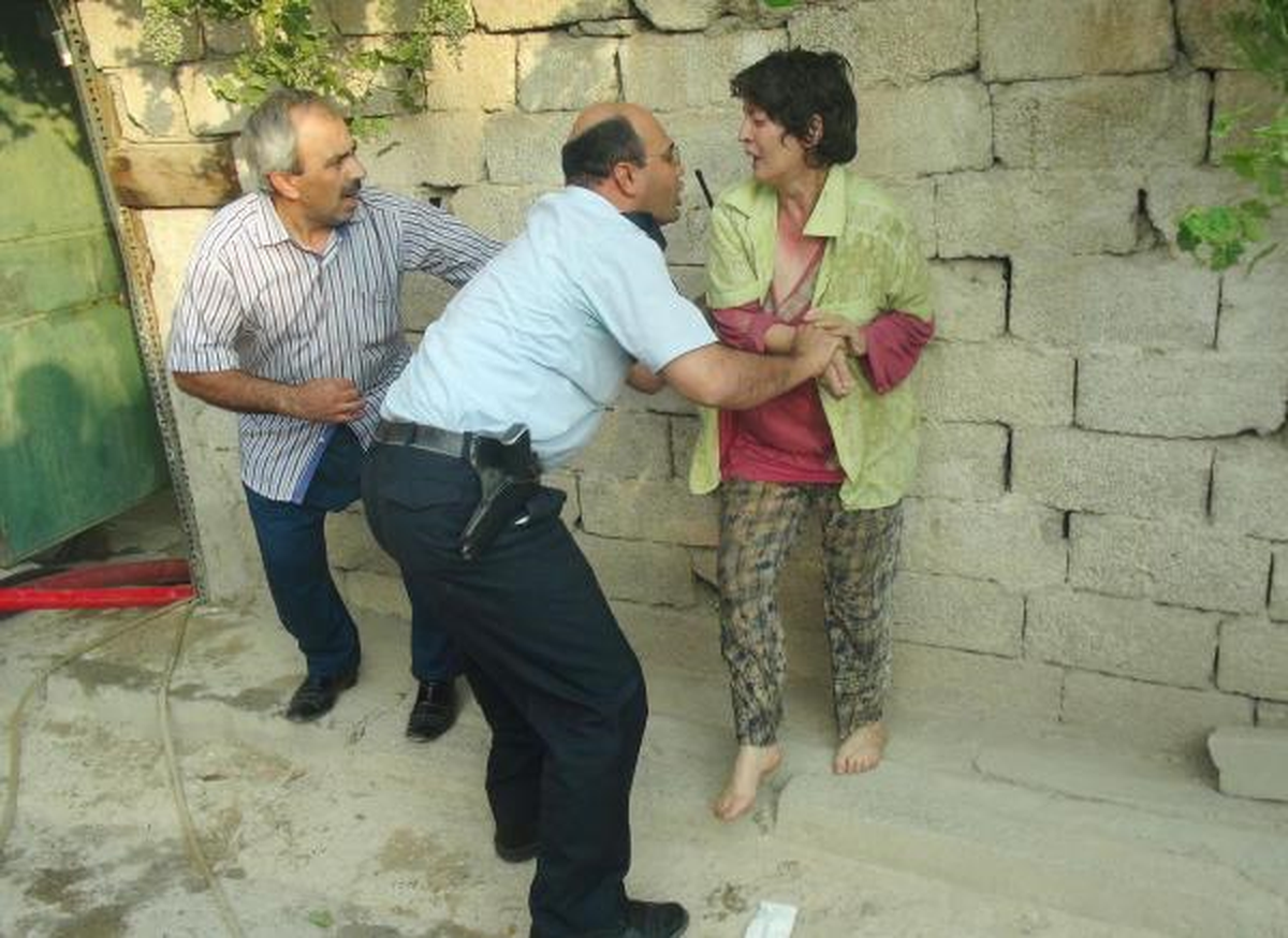 Yanan Eve Girmek İstedi