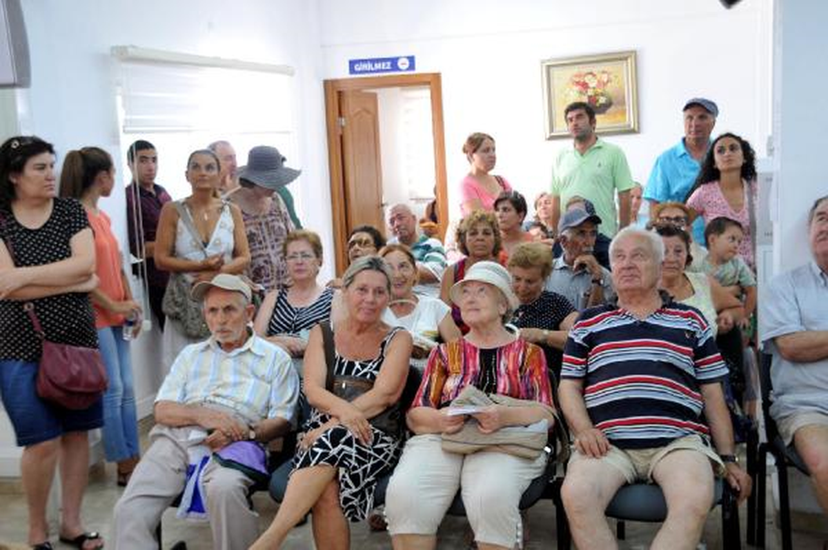 Bodrum\'da Yazlıkçılar Seçim İçin Nüfus Müdürlüğüne Akın Etti