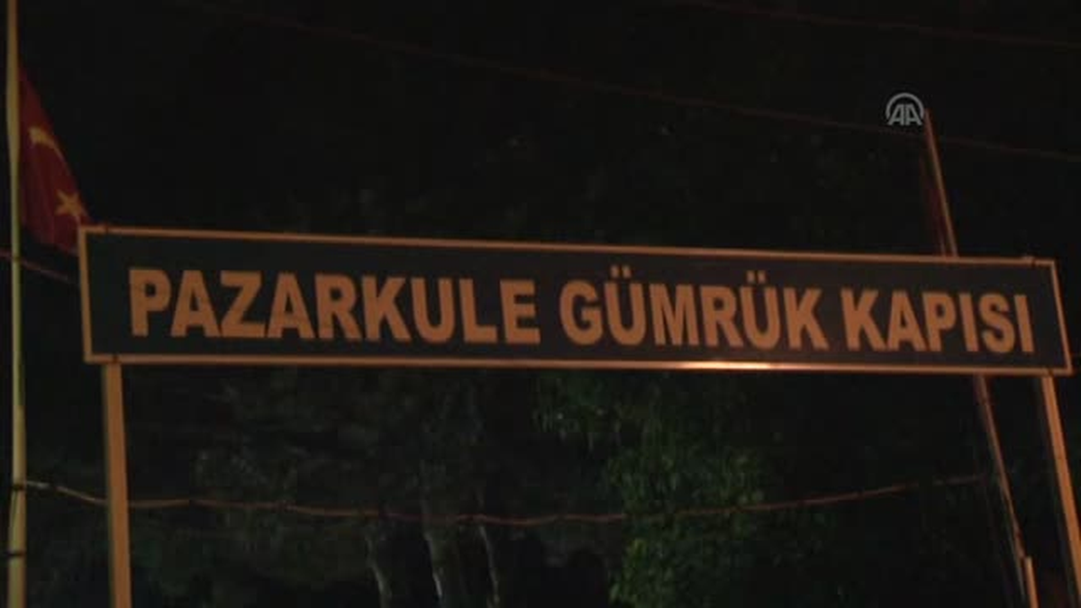 Yunan gümrükçüler, grevi sabaha erteledi -