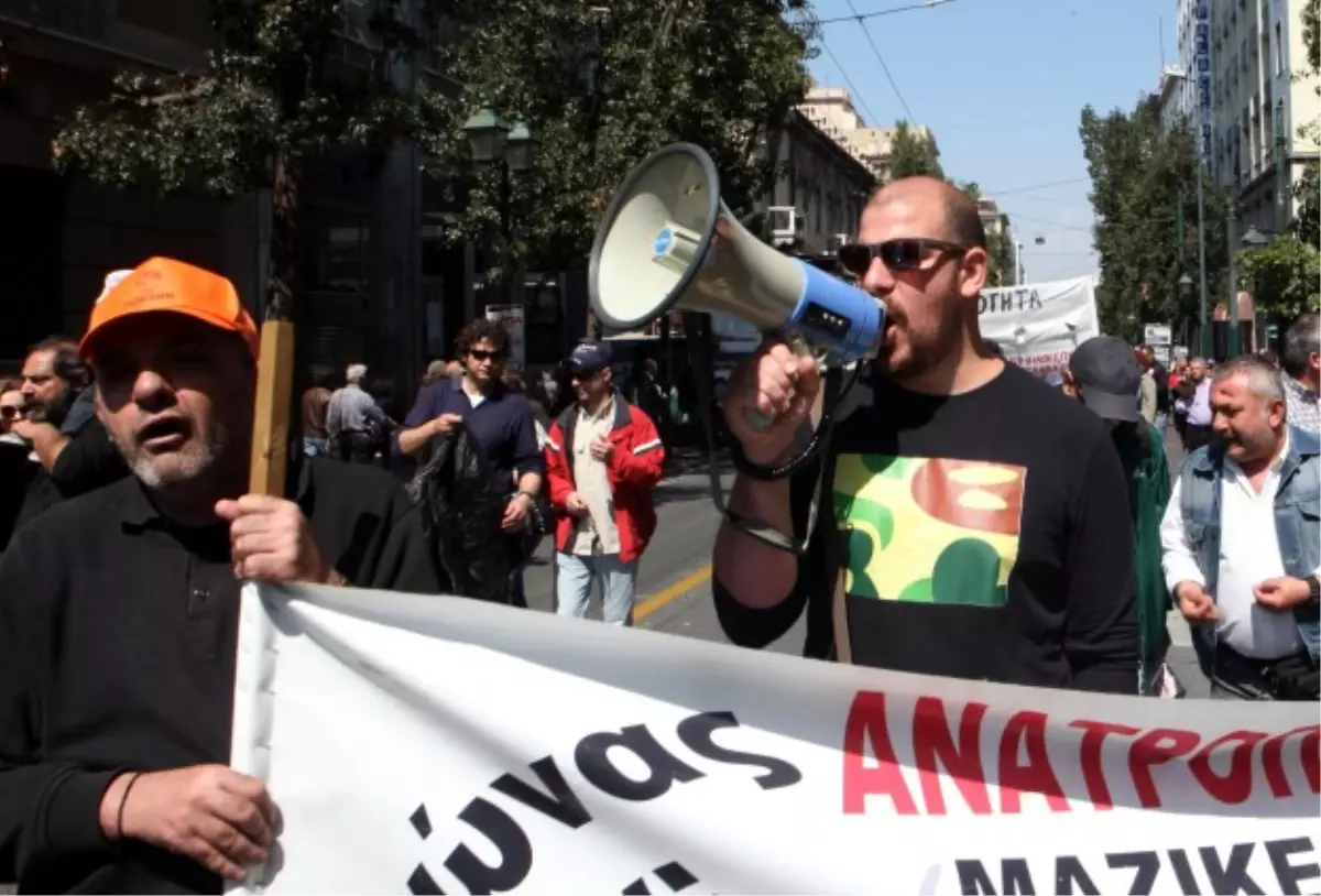 Yunanistan\'da Kamu Çalışanlarından 24 Saatlik Grev