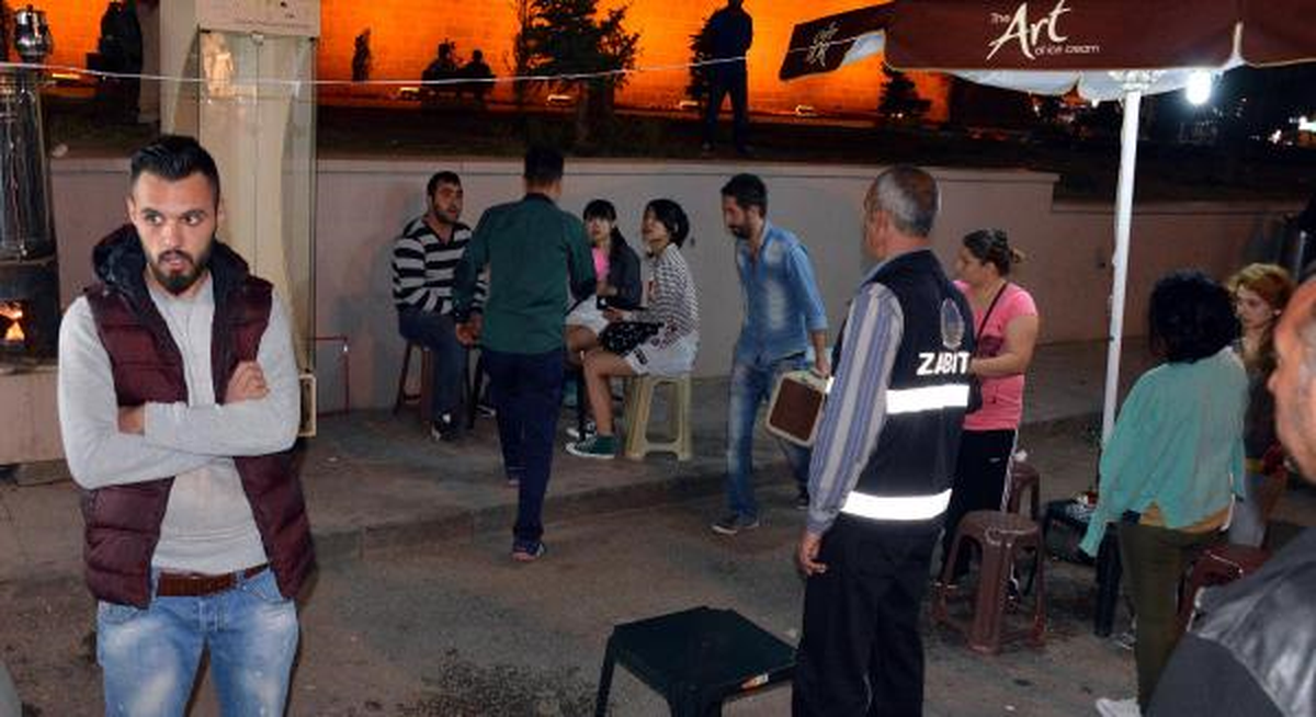 Yakutiye\'de Zabıtadan Seyyar Satıcılara Operasyon