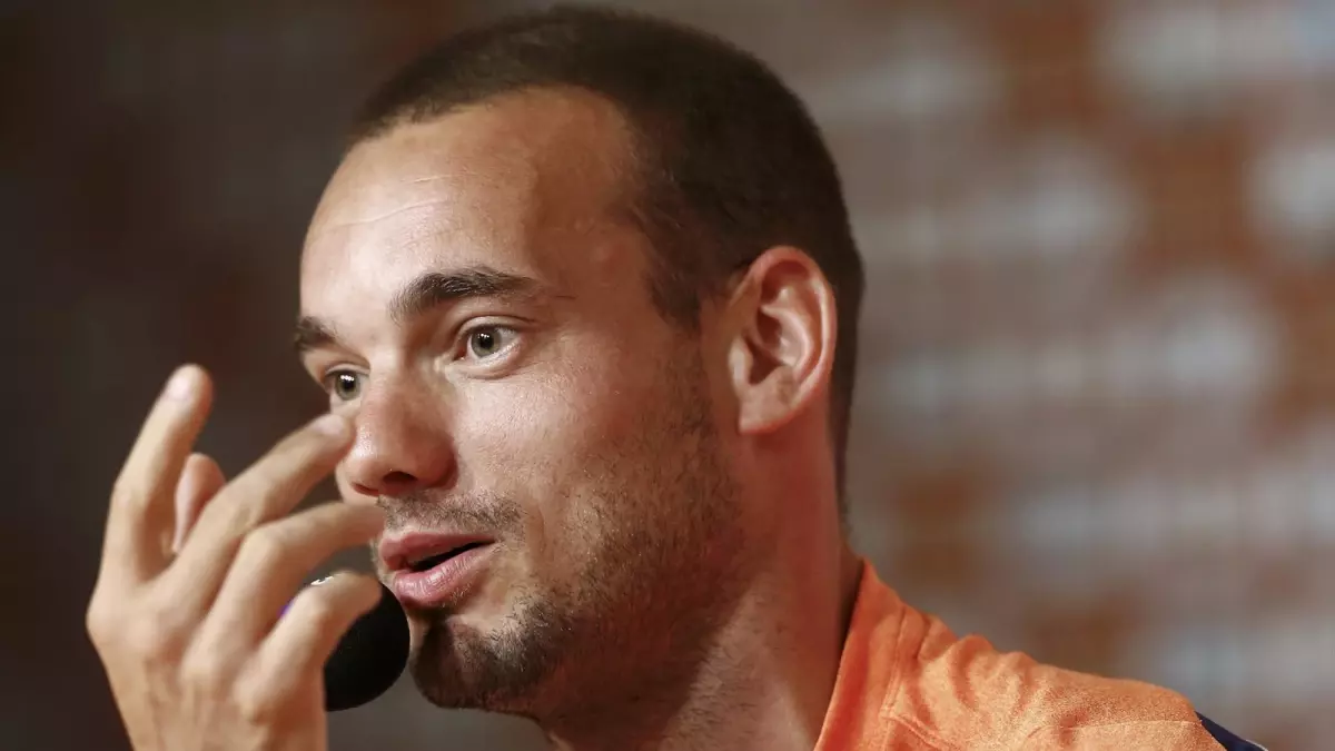 Ada Basınından Müthiş İddia | Sneijder Gidiyor Mu?