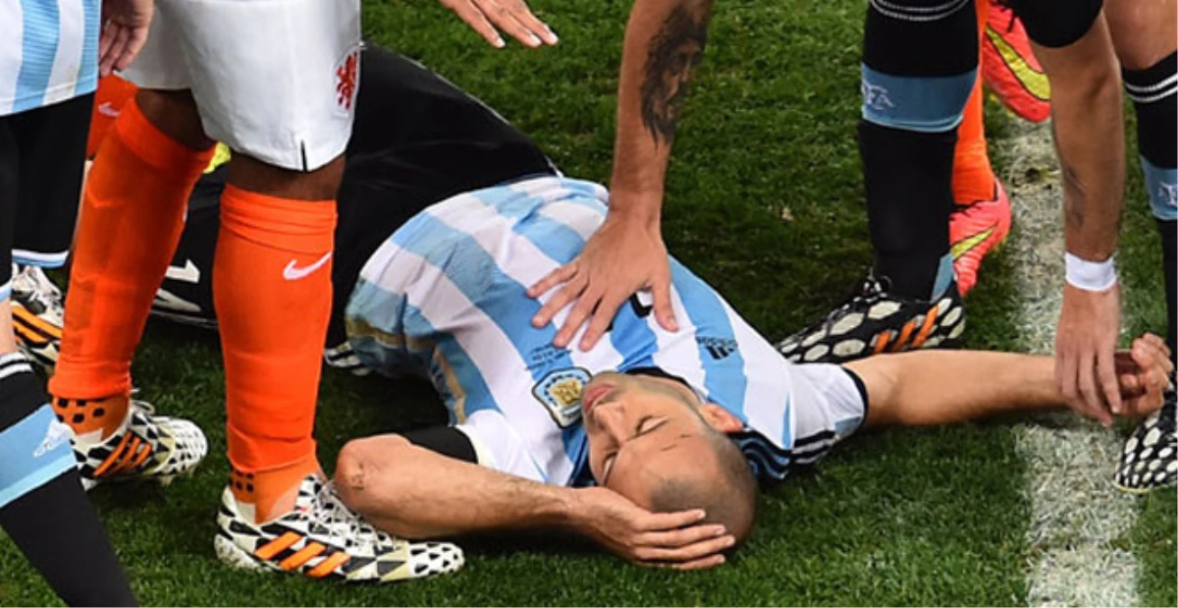 Arjantinli Javier Mascherano\'nun Sakatlığı Korkuttu