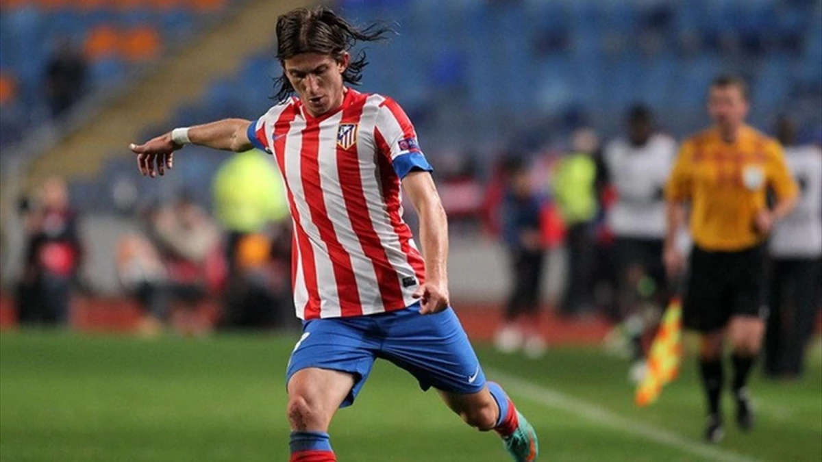 Chelsea, Filipe Luis\'in Peşinde