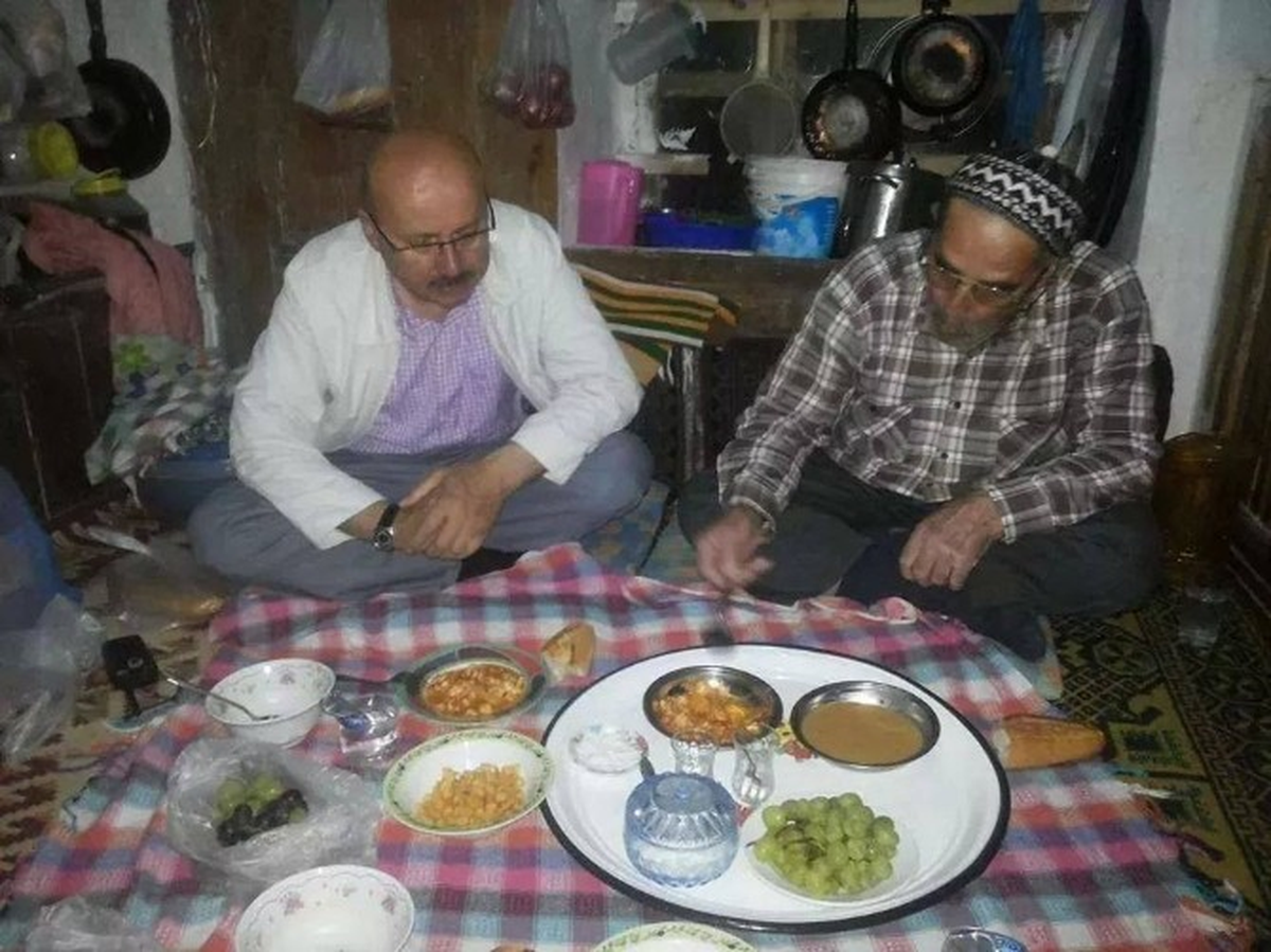 Başkan Samur, İftarını Yaşlı ve Kimsesizlerle Açıyor