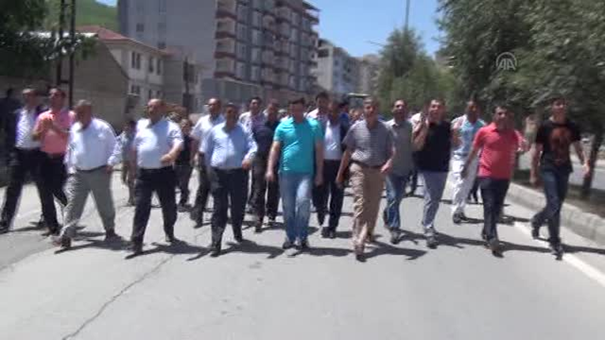 Belediye başkanından elektriği kesen şirkete mühür -