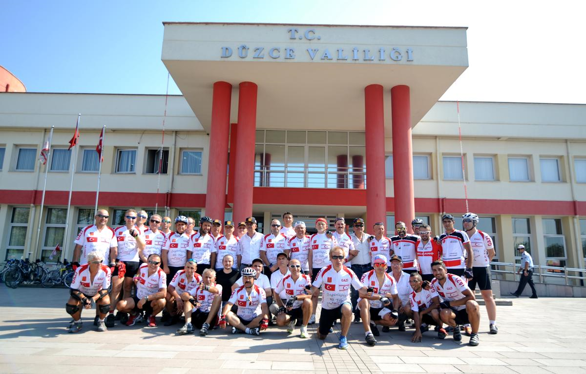 Bisiklet ile Barış Turu Düzce\'ye Ulaştı