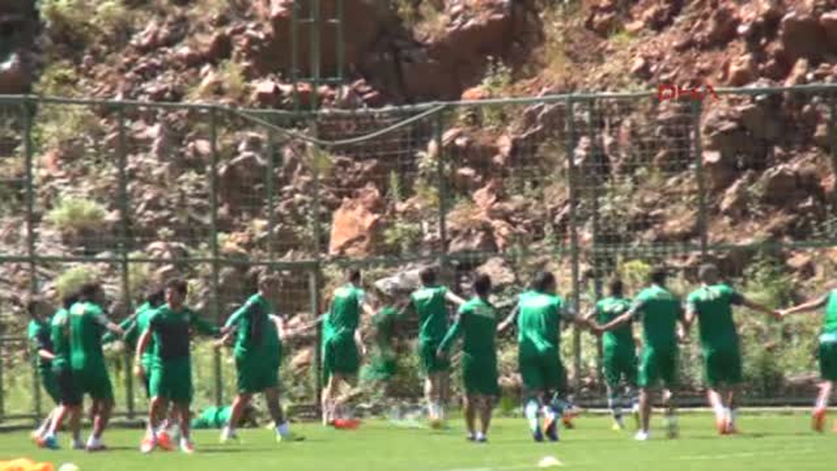 Bursaspor\'un Kartepe Kampı Sürüyor