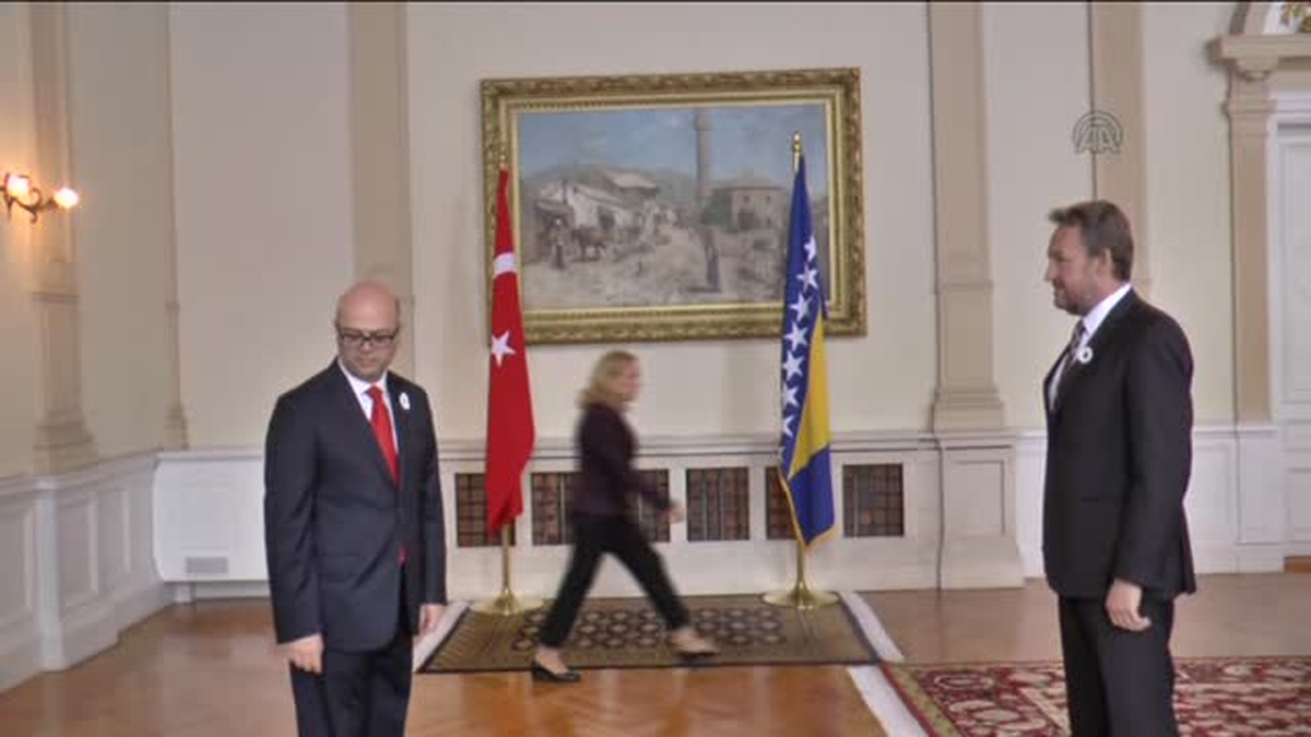 Büyükelçi Erginay, İzzetbegoviç\'e güven mektubunu sundu -
