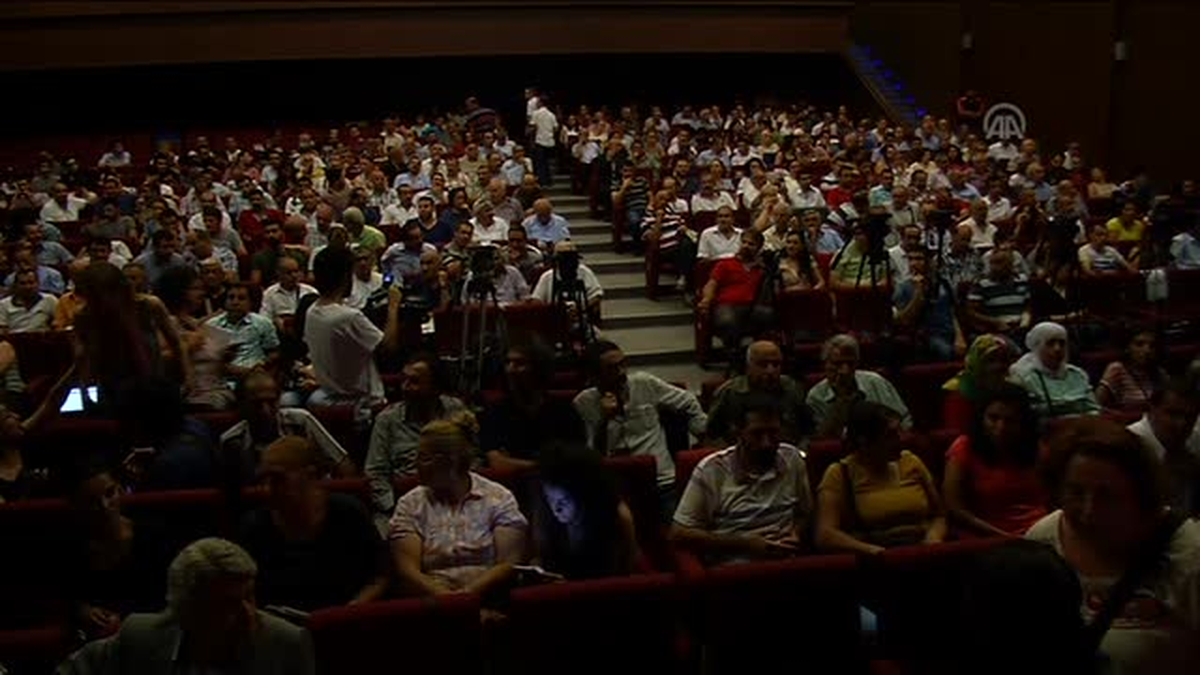Cumhurbaşkanı adayı Demirtaş, Şişli Kent Kültür Merkezi\'nde konuştu -