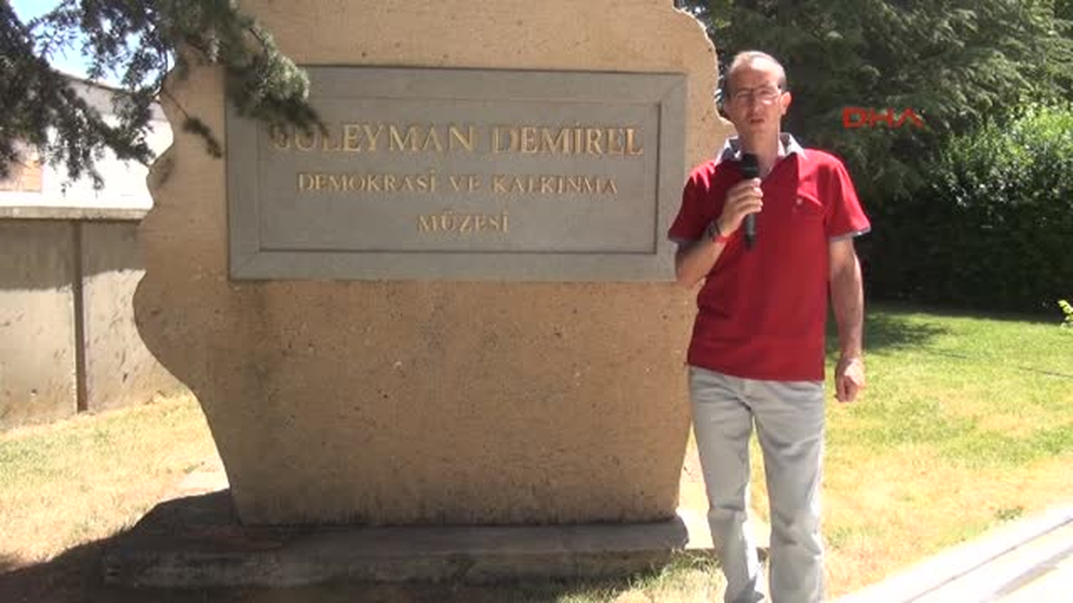 Demirel Müzesi\'nde 6 Milyon Belge ve Eşya Var