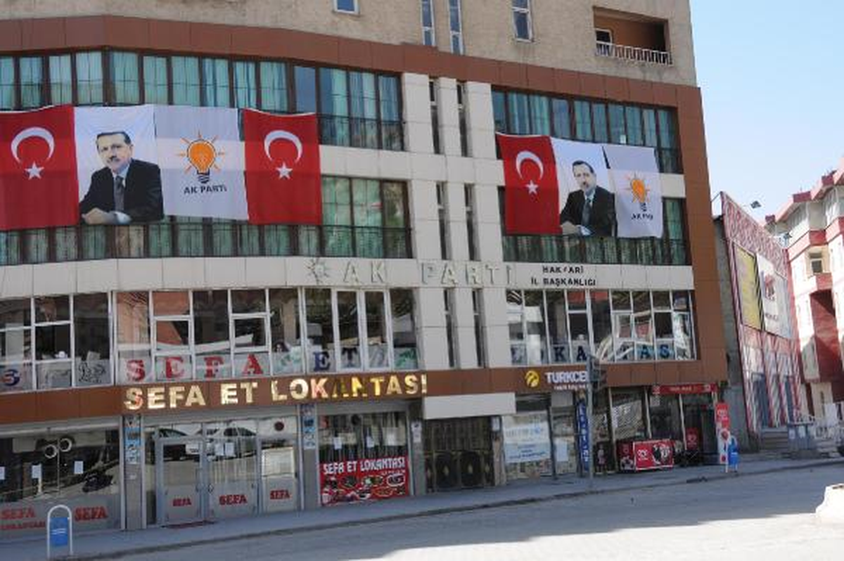 Hakkari\'de, Şüpheli Valiz Paniği