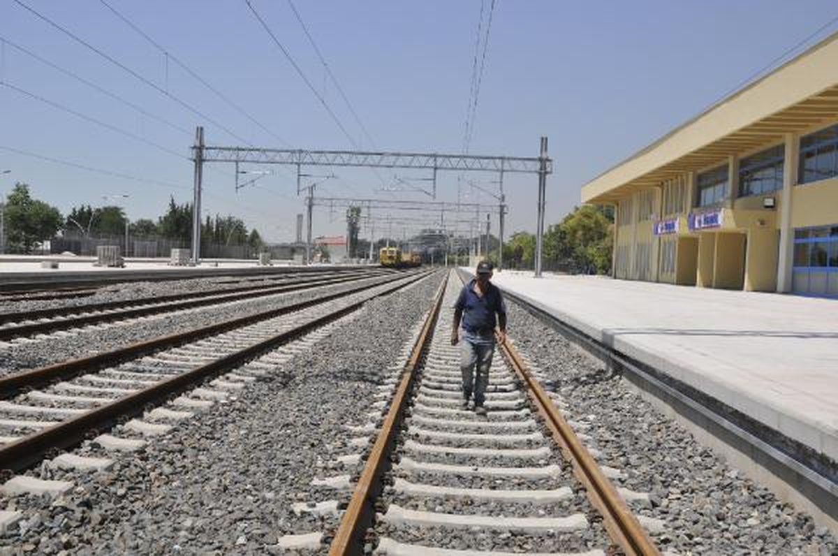 İzmit Esnafı Yüksek Hızlı Tren Seferlerini Bekliyor