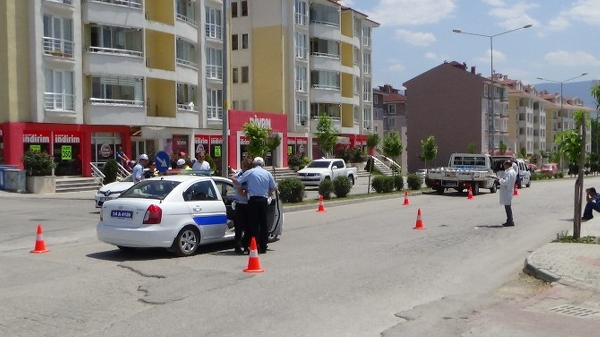 Kamyonet Bisikletli Çocuğa Çarptı: 1 Ağır Yaralı