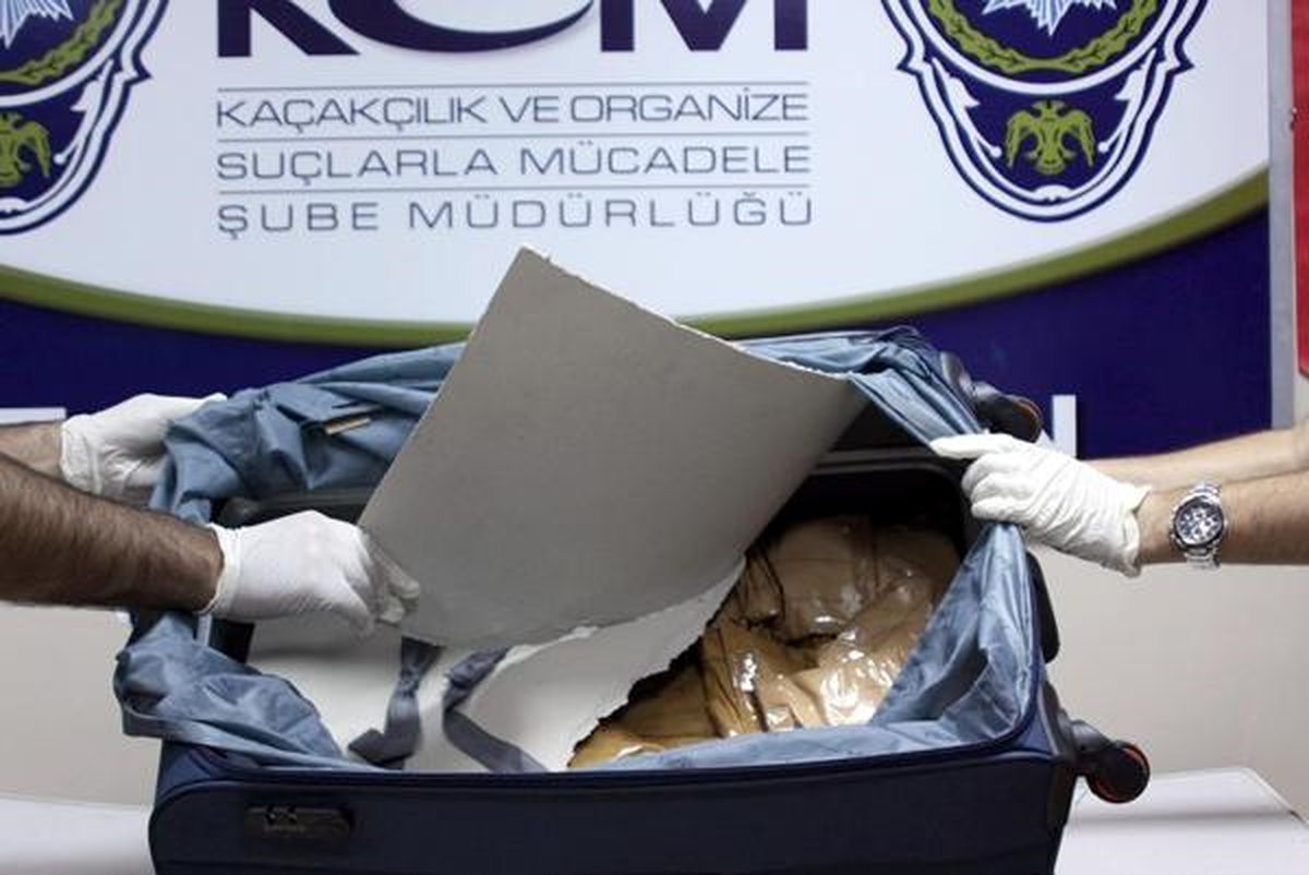 Otobüsteki Yolcu Valizinde 8 Kilo Eroin