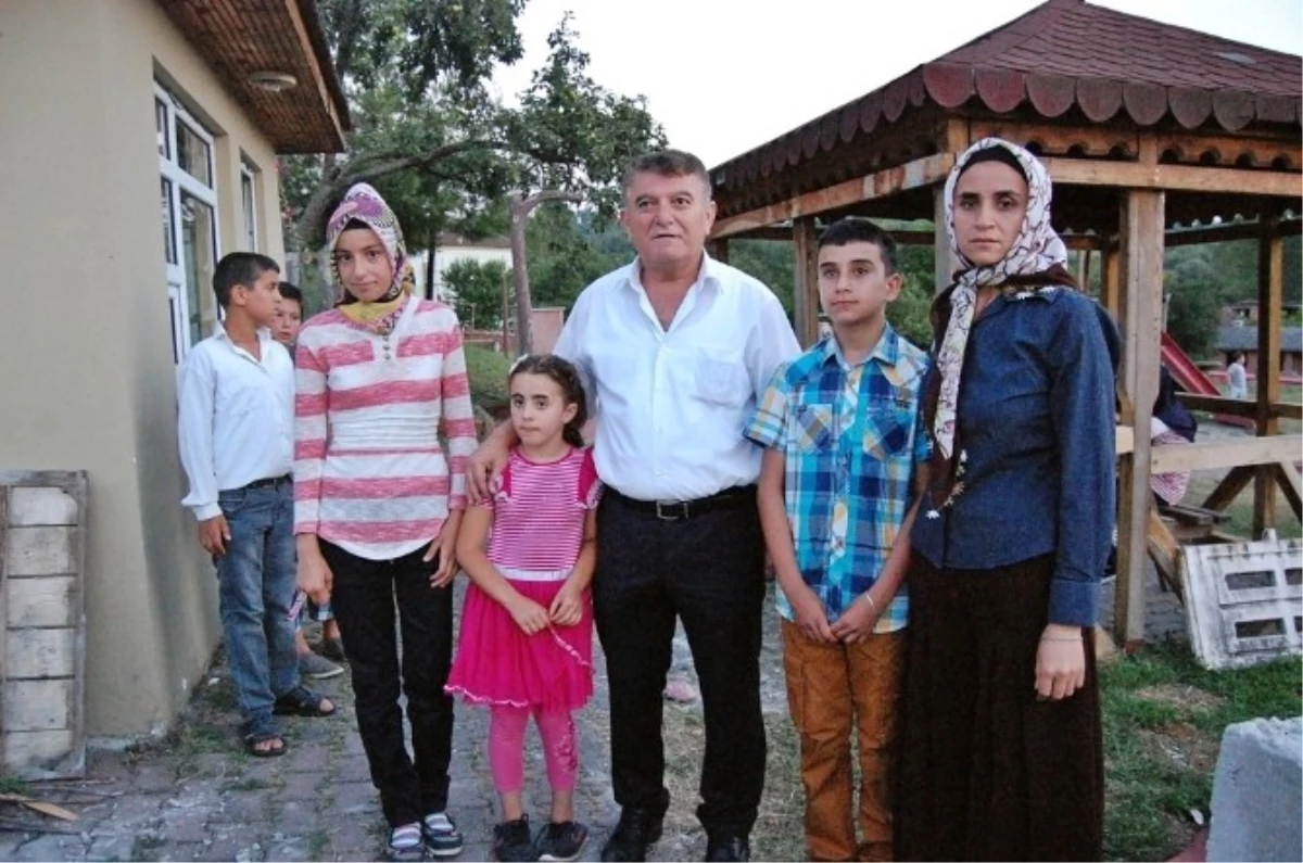 Zonguldak\'ta Yetim Çocuklara ve Ailelerine İftar Yemeği