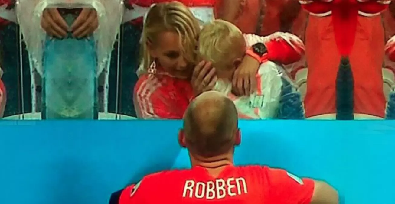 Robben\'in Oğlu Luka, Arjantin Maçında Ağladı