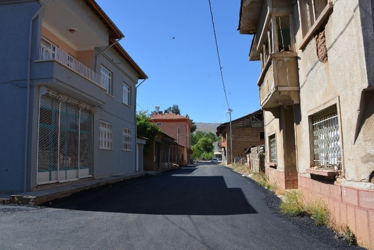 Sürgü Mahallesinde Asfaltlama Çalışması