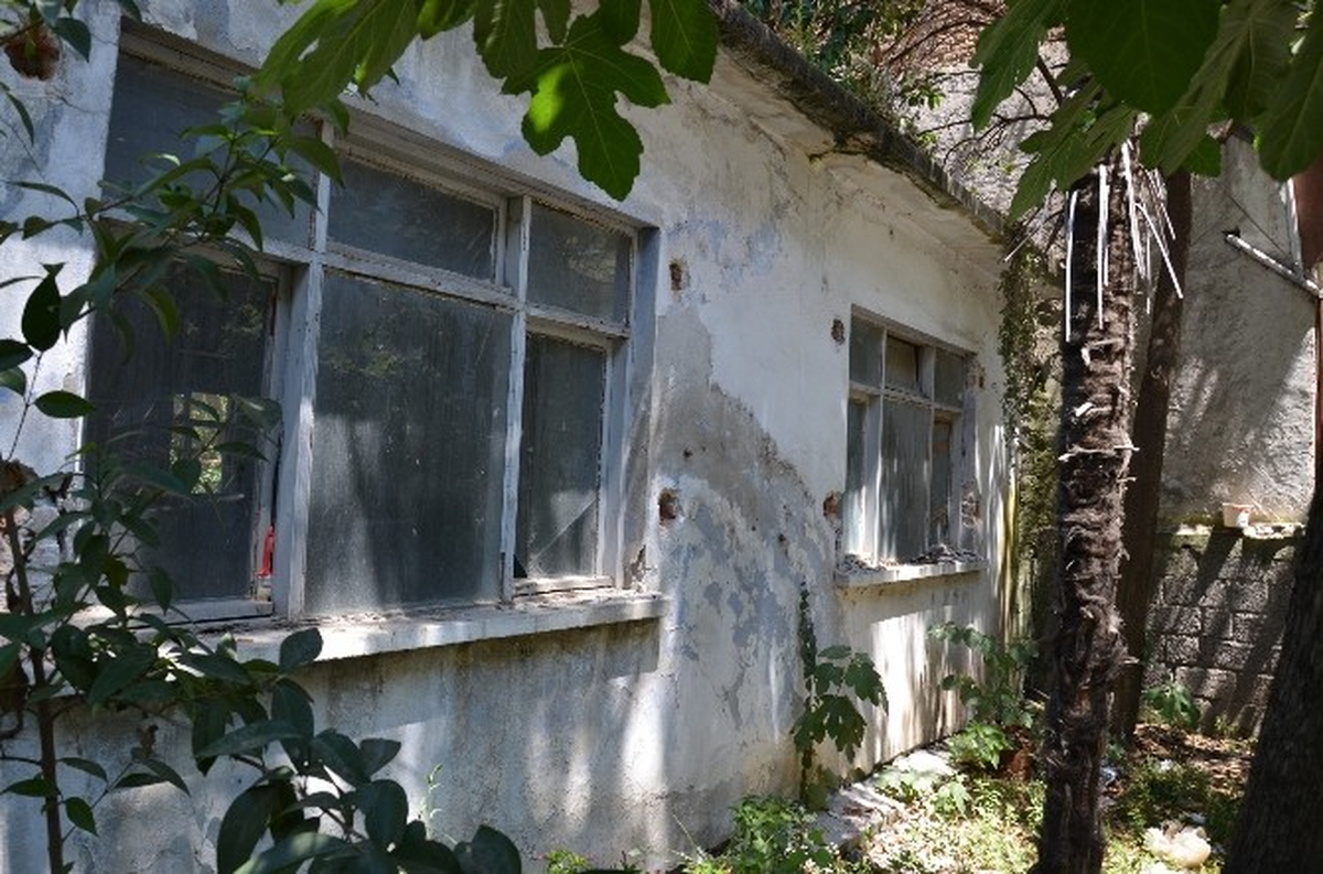 Tek Katlı Binanın Pencere Demirleri Çalındı
