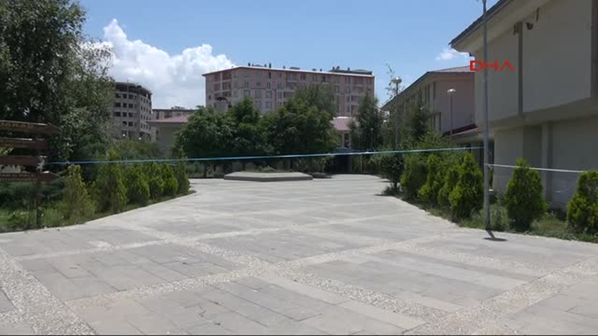 Van Kütüphanesini Bekliyor