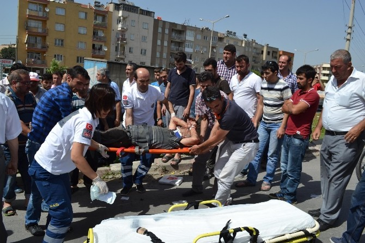 3 Araç Birbirine Girdi: 1 Ağır Yaralı