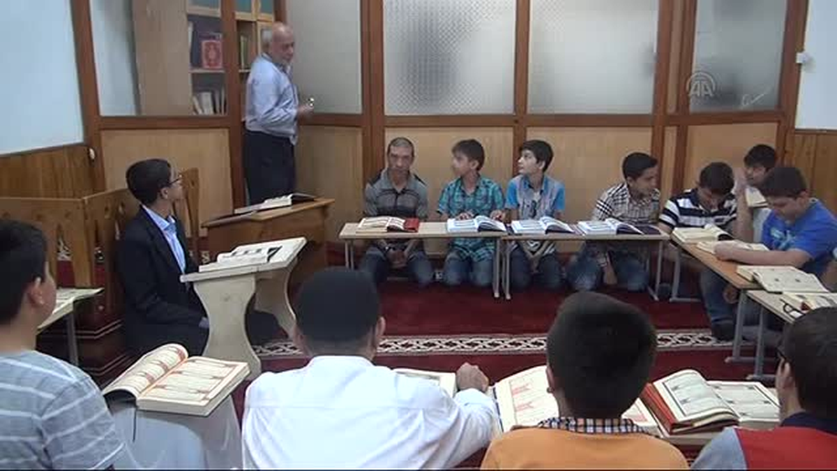 62 yaşındaki imamın üniversite aşkı -