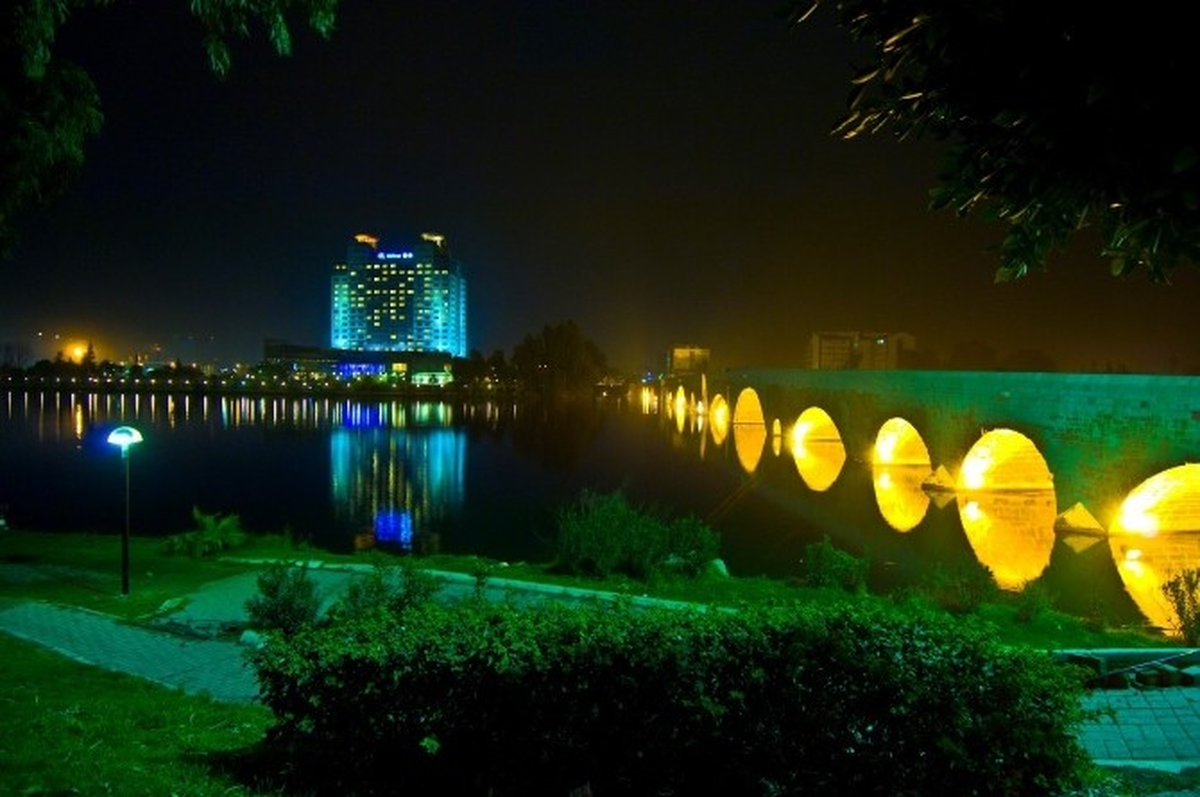 Adana Artık Daha Aydınlık