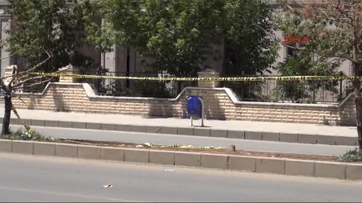 Adliye Önündeki Çöp Kovasına Bırakılan Paket Korkuttu