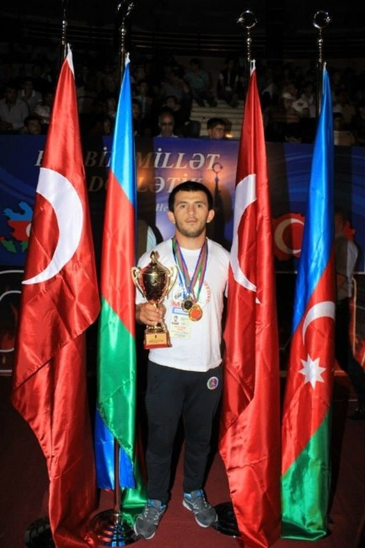 Aü\'lü Öğrencinin Büyük Başarısı