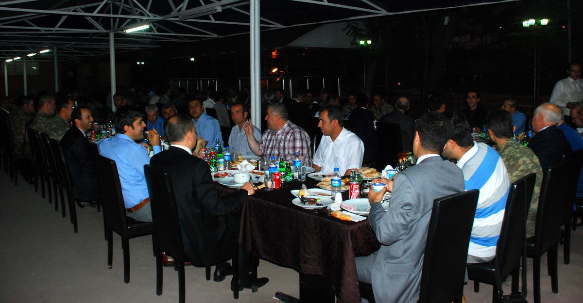 Bitlis\'teki Geçici Köy Korucuları İftarda Buluştu