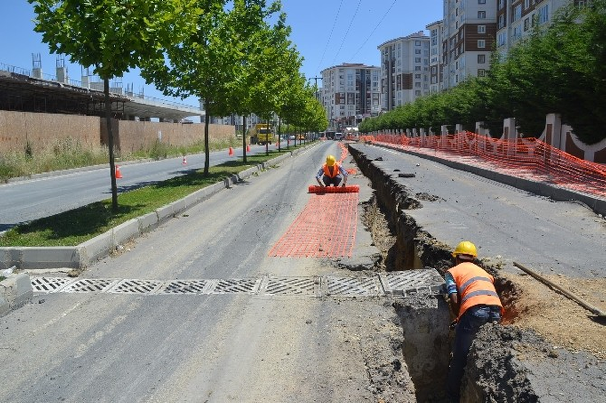 Çorlu\'da Elektrik Telleri Yerin Altına Alınıyor