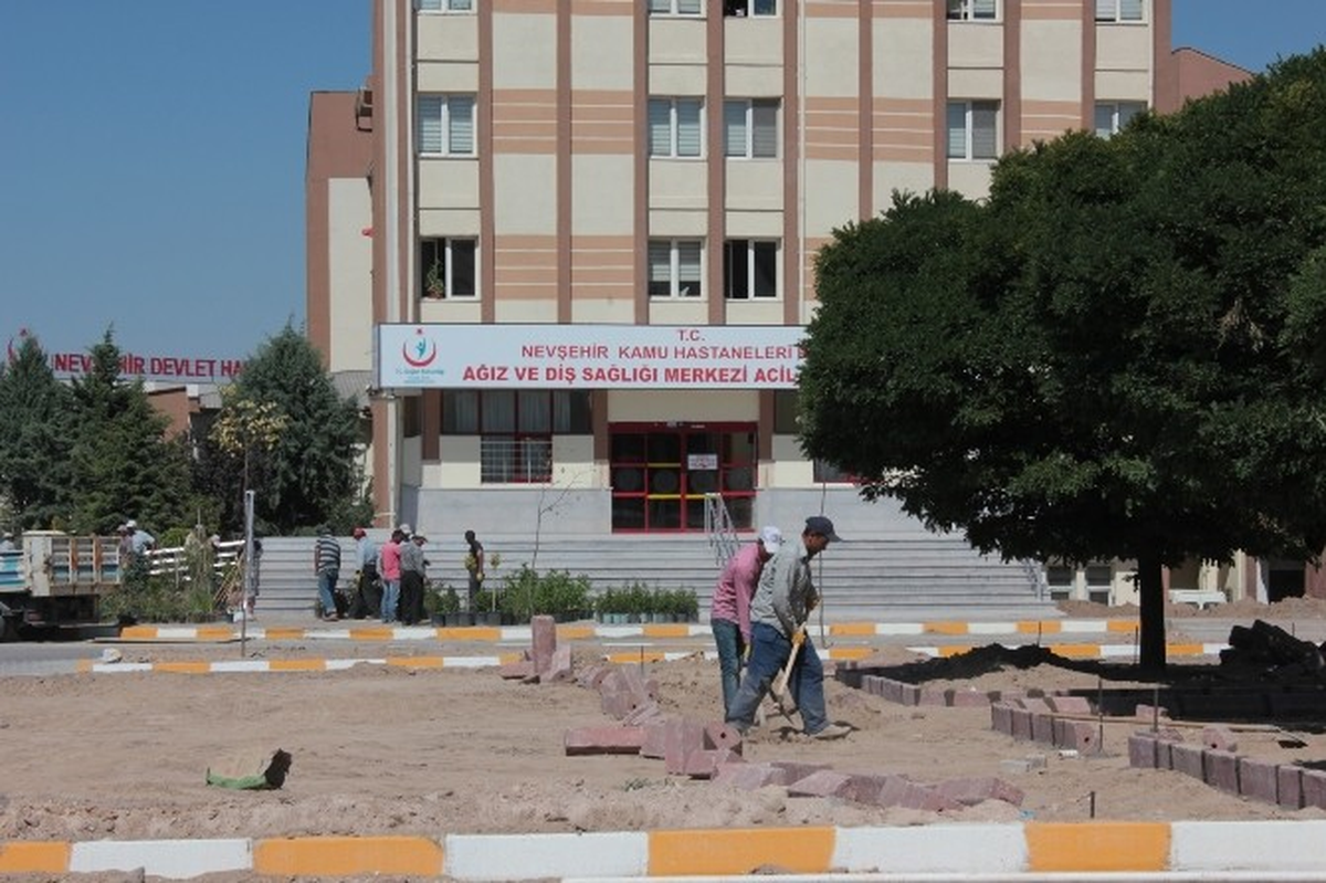 Devlet Hastanesi Çevre Düzenleme Çalışmaları Devam Ediyor