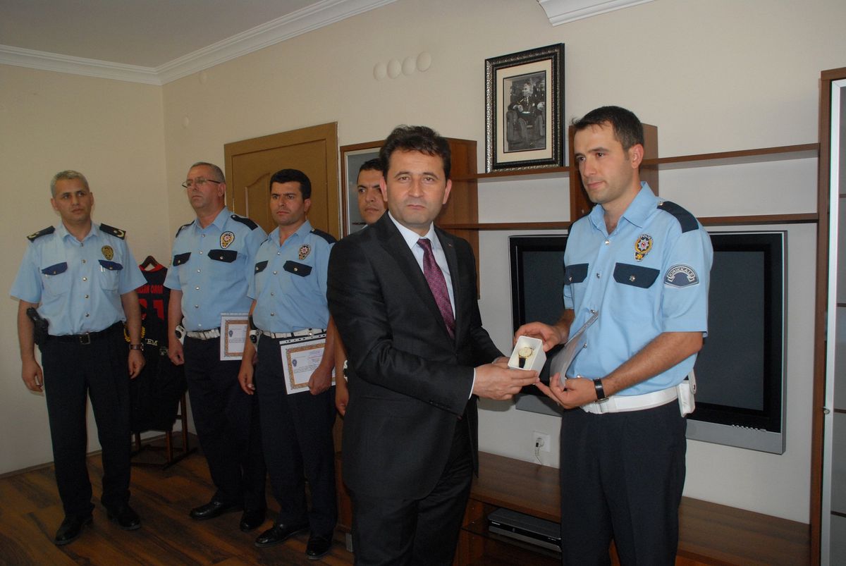 Emniyet Müdürü Onar, Başarılı Personeli Ödüllendirdi