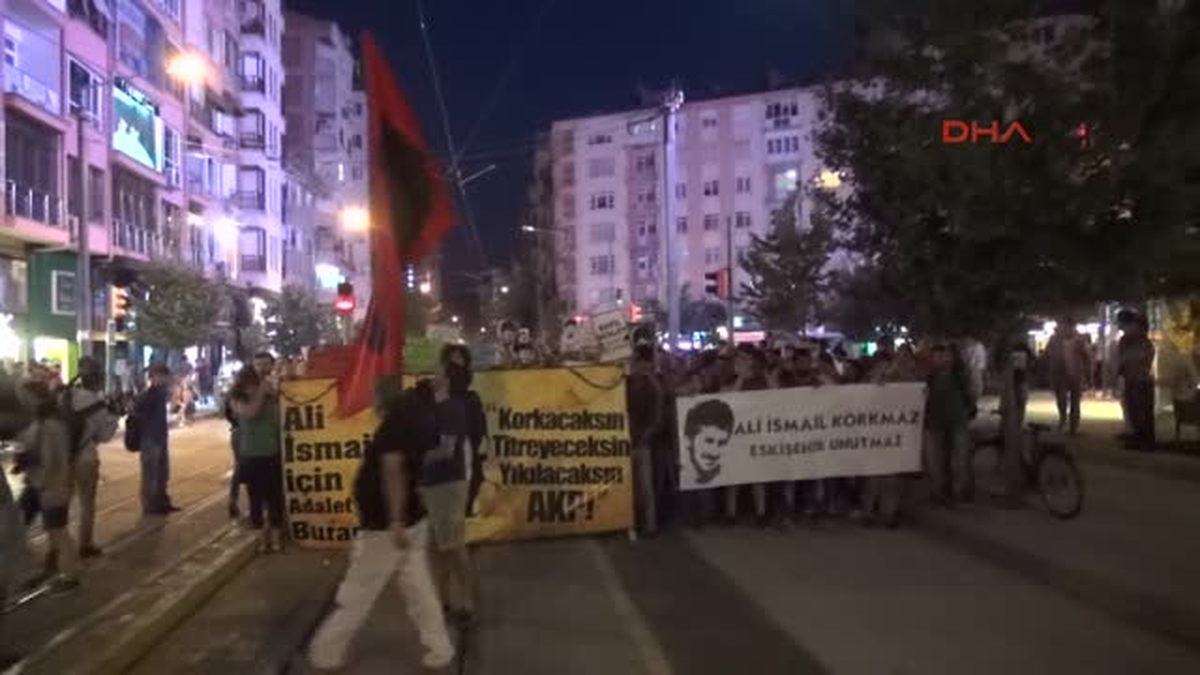 Eskişehir\'de 500 Kişi Ali İsmail Korkmaz İçin Yürüdü