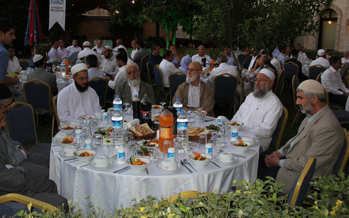 Eyyübiye\'de Kanaat Önderleri Bir Araya Geldi