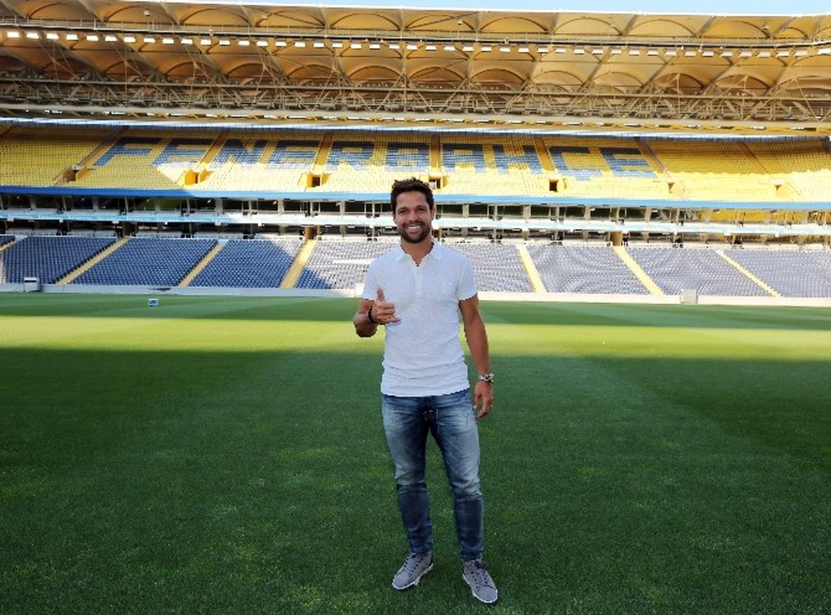 Fenerbahçe, Dıego\'ya 3.5 Milyon Euro Verecek