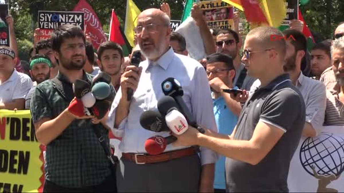 Gazze\'de Ölenler İçin Gıyabi Cenaze Namazı Kılındı