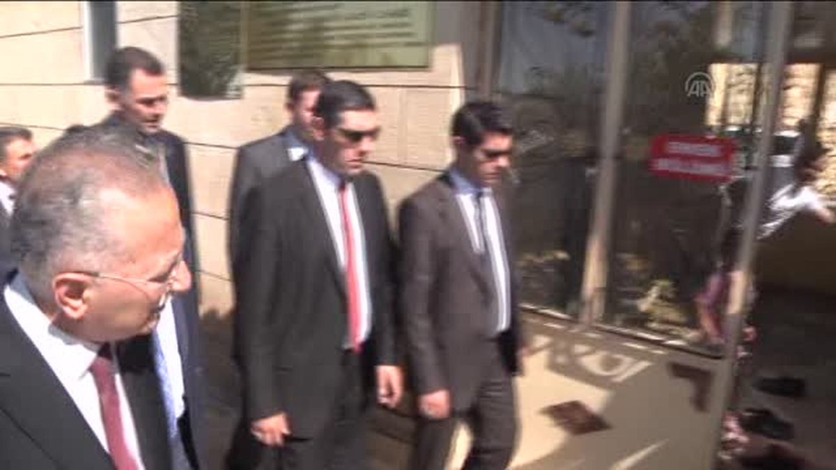 İhsanoğlu, Abdurrahman Gazi Türbesini ziyaret etti -