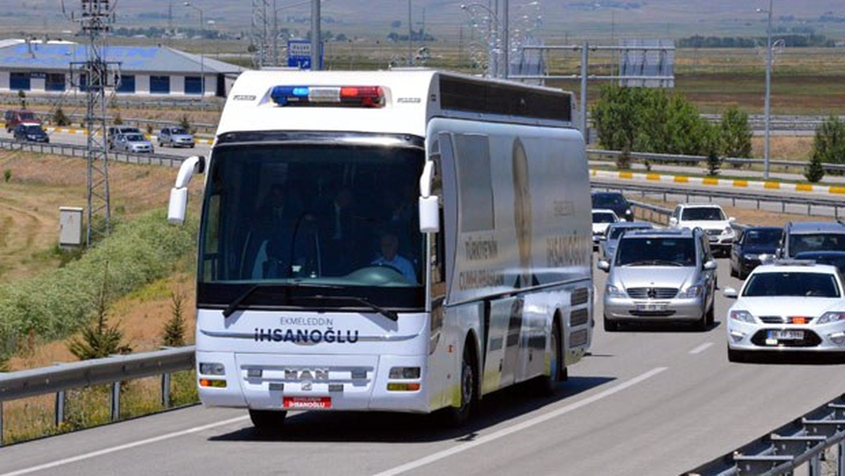 İhsanoğlu, Erzurum\'da 200 Araçlık Konvoyla Karşılandı