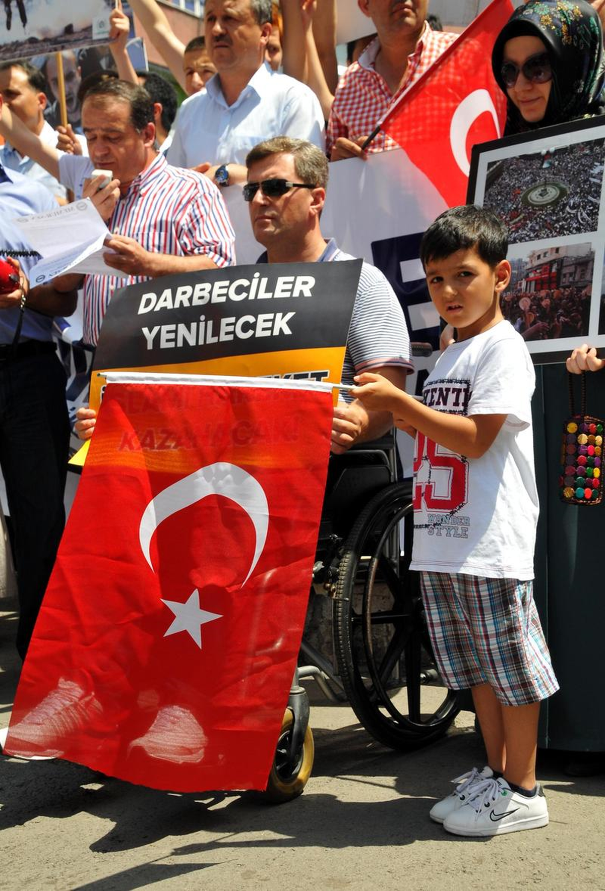 İsrail\'in Gazze Saldırılarının Protesto Edilmesi