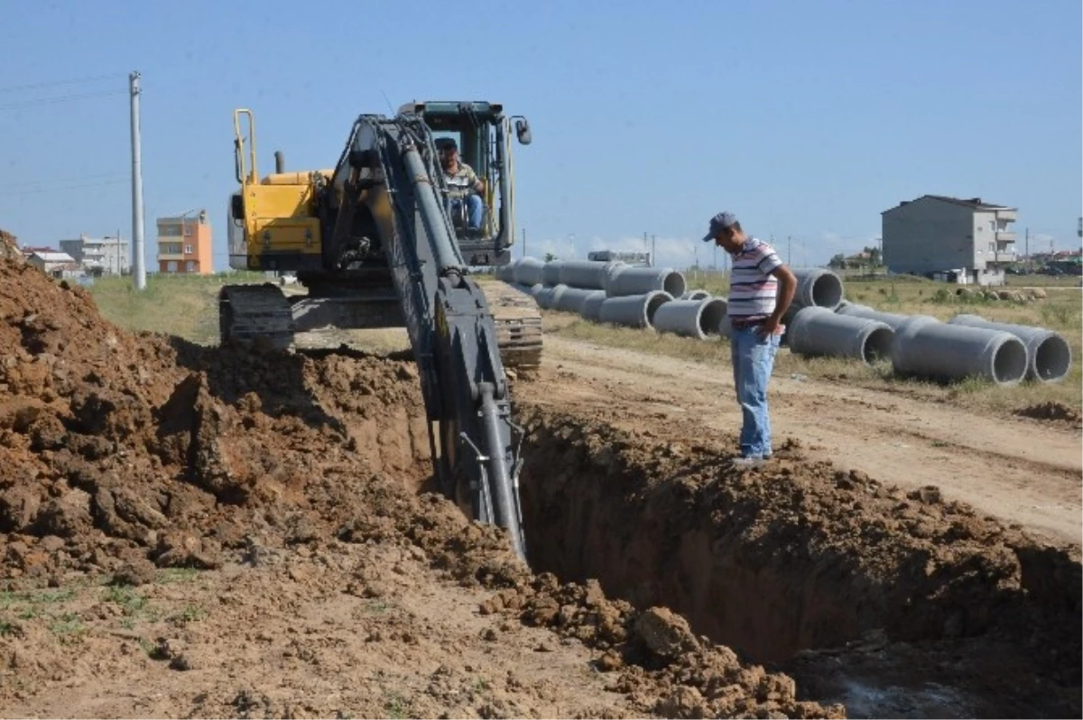 Kapaklı Belediyesi Kanalizasyon Hattı Çekim Çalışmaları Devam Ediyor