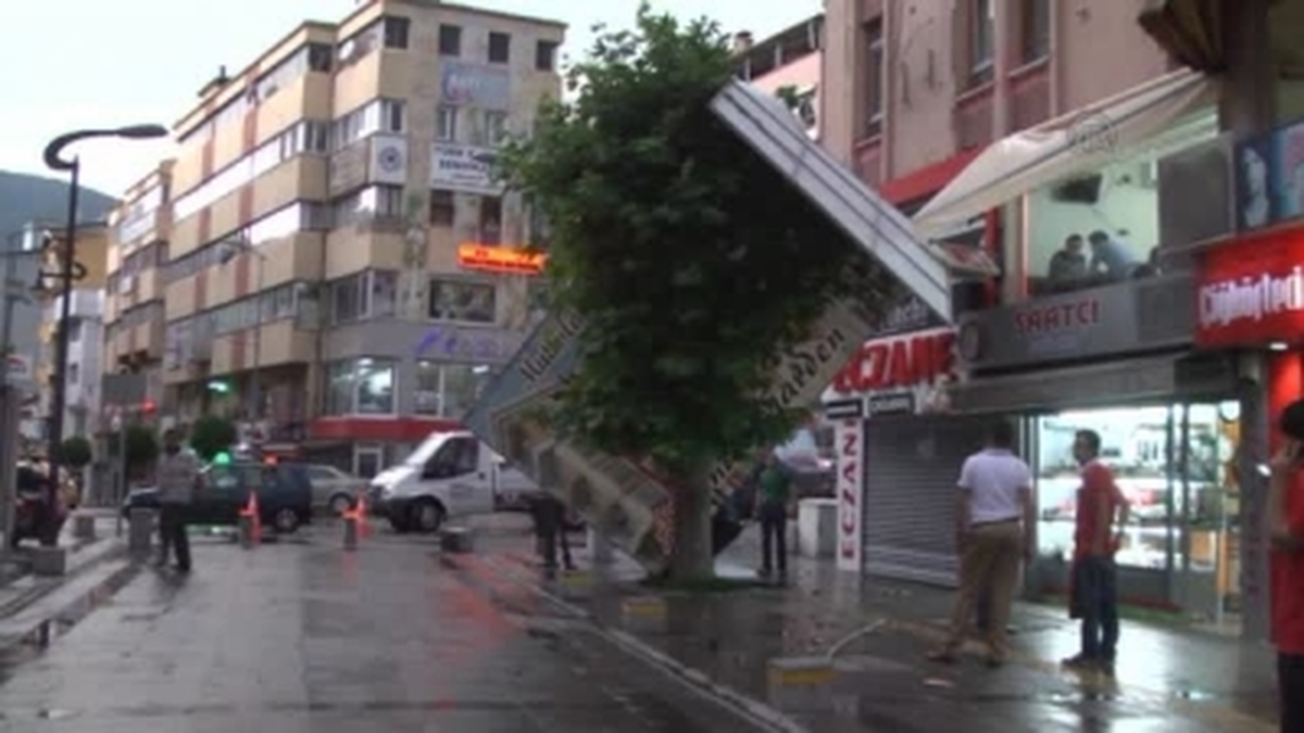 Karabük\'te Fırtına Etkili Oldu