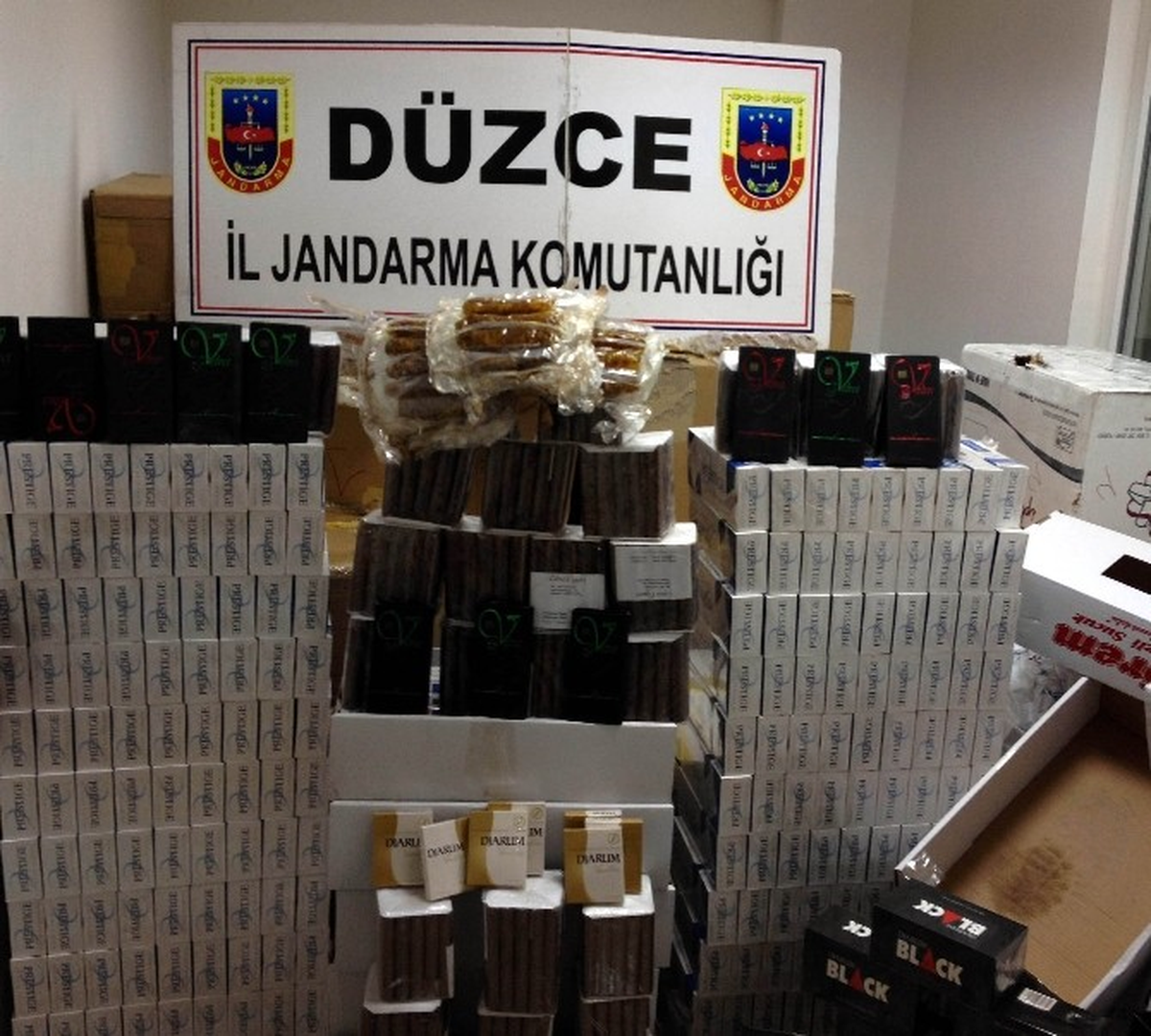 Kargo Şirketine Kaçak Sigara Baskını