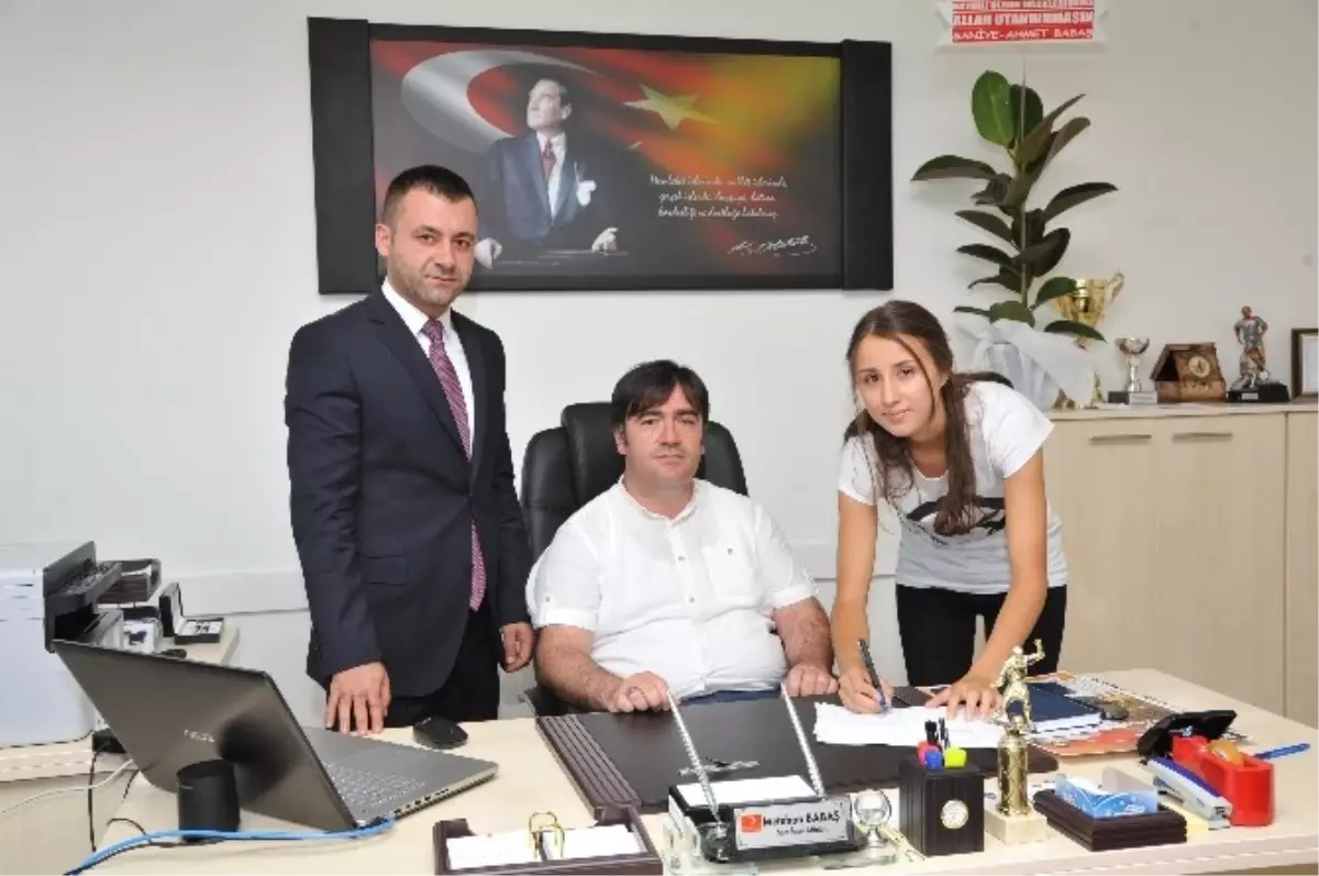 Kastamonu Belediyespor 6 Hentbolcu ile Anlaşma Sağladı