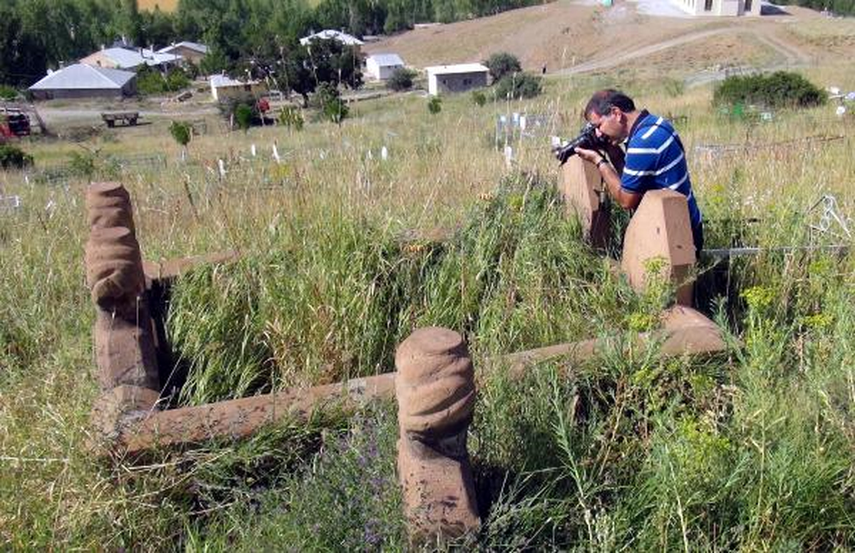 Kaybolmuş Bitkileri Mezarlıklarda Arıyorlar