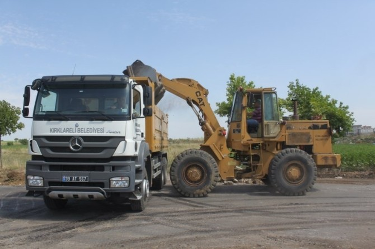 Kırklareli\'de Şehir Mezarlığında Kilit Parke Yol ve Çevre Düzenleme Çalışmalarına Başlandı