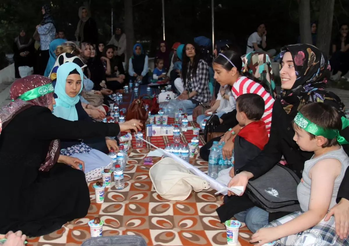 Mazlumder, İsrail\'in Gazze\'ye Saldırılarını Protesto Etti