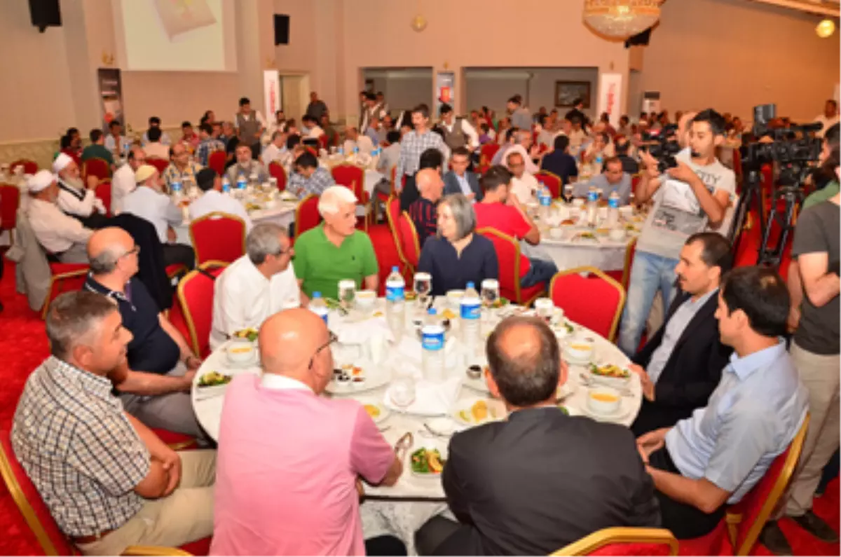 Nübihar Derneği İftar Yemeği Verdi