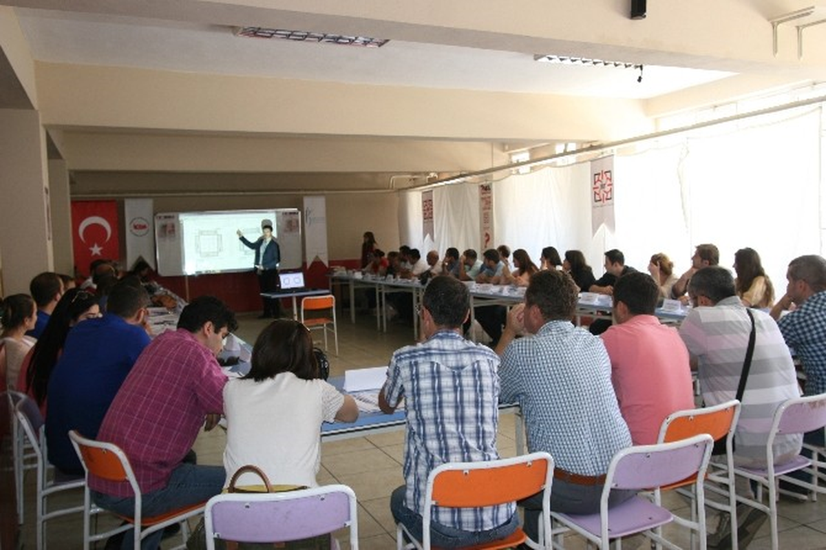 Öğretmenlere \'Zeka\' Semineri