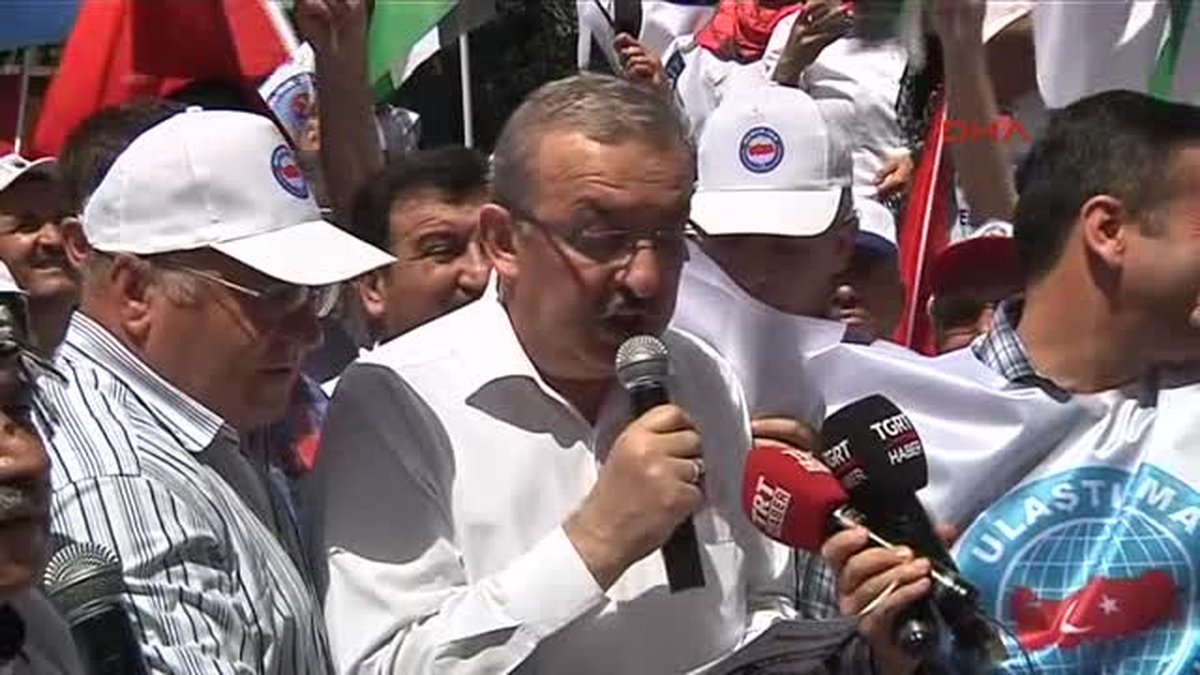Sen\'den İsrail Büyükelçiliği Önünde Protesto